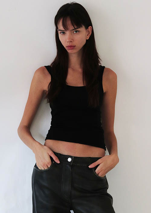 _0006_5-adriana-m-selects-2025-imm-agency-group